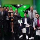 Parte de la banda de Esto es fútbol de Marca 90: Wachito Sánchez, Diego Arcos, Pocho Borbor, Nadia Manosalvas, Ufredo Borbor, Esteban Dreer, Carlos Víctor Morales y Carlos Gálvez.