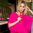 No importa si se trata de una cita romántica o de una reunión entre amigos, impactar con tu outfit es tu única opción.