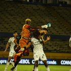 Orense derrotó a Guaraní en el estadio Olímpico Atahualpa y se quedó con el liderato del grupo C