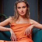 Aunque en la adolescencia su estatura (1,83) le causaba muchas inseguridades, hoy es el puntal de su carrera como modelo.