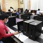 Muchos estudiantes se están preparando para rendir la prueba que le abre las puertas de ingreso a la universidad.