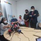 Carmen Macías, de la Asociación de pacientes de enfermedades reumáticas, durante su intervención en la rueda de prensa  conjunta de este martes 15 de febrero.