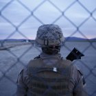 Miembros de las Fuerzas Armadas montan guardia, el 13 de febrero de 2022, en la comuna fronteriza con Bolivia de Colchane (Chile).