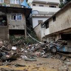 Vista hoy de los daños ocasionados por las fuertes lluvias que afectan la ciudad de Petrópolis