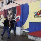 En varios puntos de la ciudad van apareciendo murales y afiches por la conmemoración del Bicentenario. Este fue pintado hace algunas semanas en el sector de La Mariscal