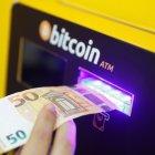 Vista de un cajero de criptomonedas en Madrid