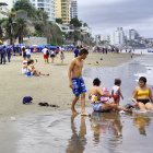 Manabi. Las playas de la provincia empiezan a recibir a los turistas por el feriado del carnaval.