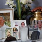Fotografía de un altar con imágenes de los familiares de la enfermera Margarita Reyes, el 20 de febrero de 2022, en el municipio de Tultitlán, estado de México (México).