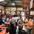 Ventas. El mercado La Merced de Riobamba recibió a varios turistas.
