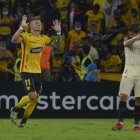 Carlos Garcés marcó el segundo tanto en la ida en el Monumental. Hoy iría nuevamente a la banca.