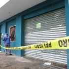 Según los vecinos de la fundación, a las 16:00 del martes vieron salir a la administradora del sitio, quien les indicó que los internos ya habían comido.