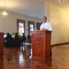 El canciller Juan Carlos Holguín durante una de sus intervenciones sobre lo que se está haciendo por los ecuatorianos en Ucrania.