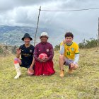 Juan Carlos, su abuelita y Reus Molina son los que trabajan en los videos.