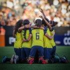 Las jugadas de Ecuador celebran el primer gol ante Uruguay, en la segunda fecha
