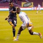 Jhojan Julio tuvo una noche complicada y no pudo convertirse en el eje albo.