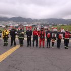 Acto. Mujeres del Cuerpo de Bomberos de Quito hicieron una demostración del trabajo que hacen todos los días por la comunidad.