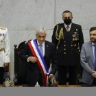 El presidente saliente de Chile, Sebastián Piñera (c), llega para pasar el mando al electo mandatario, Gabriel Boric, en el Congreso Nacional hoy, en Valparaiso (Chile).