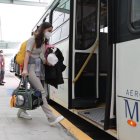 El último vuelo humanitario con ecuatorianos que residían en Ucrania llegó a Quito este lunes.