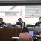 Audiencia. El juez Walter Macías (i) es el ponente del juicio en el caso de posible delincuencia organizada.