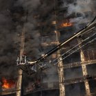 La capital de Ucrania, Kiev, se encuentra rodeada por fuerzas rusas. Allí  murieron al menos cuatro personas ayer en ataques a zonas residenciales. EFE