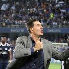 Ismael Rescalvo, un técnico cuyo estilo al vestir es elegante y discreto.