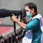 En el exterior, no existe prohibición para el ingreso de los fotógrafos a realizar la cobertura de los partidos.