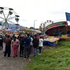 Responsabilidad. Familiares de las personas afectadas fueron al sitio del percance a buscar a los responsables.