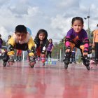 En las canchas de la avenida Cardenal de la Torre, los niños del club de patinaje Slalom practican todos los días sus destrezas sobre ruedas.