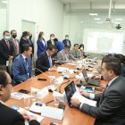 Montoneros. Viernes 18 de marzo: 25 correístas ejercen presión física sobre la mesa de Fiscalización para cambiar el calendario de juicios políticos.