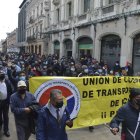 Taxistas protestaron en el Centro Histórico