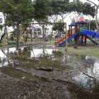 Uno de los parques de La Garzota que luce descuidado. La comunidad no puede hacer uso de este.