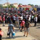 Cada vez son más las madres que emprenden a lograr el ‘sueño americano’ con sus hijas pequeñas. Juan Manuel Blanco / EFE