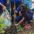 Acción. La siembra de las especies se dio en áreas naturales de la urbe.