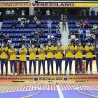 El equipo tricolor tras recibir la medalla de bronce del campeonato.
