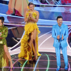 Becky G y Fonsi entre los cantantes.