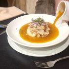 El encebollado es uno de los platos que más preparan. Lo presentan de una manera diferente.