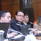 La comisión está conformada por 9 integrantes. Para la aprobación de informes, se requieren 5 votos.