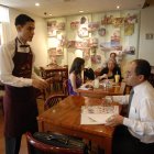 Los cálculos oficiales prevén un mayor dinamismo en el sector de servicios.