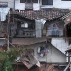 Realidad. El barrio de la calle Colón, donde se registró un socavón el pasado 15 de diciembre, lleva 109 días siendo un sitio fantasma.