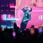 El cantante Rauw Alejandro, durante un concierto.