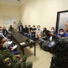 Reunión. Las autoridades, previo a la rueda de prensa dada al medio día, se congregaron en privado para evaluar la situación en la prisión de Cuenca.