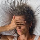 Algunas mujeres al entrar a la menopausia experimentan sofocos y sensación de angustia.