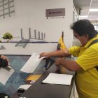 Oficio. El documento consta de ocho páginas, con diferentes solicitudes.