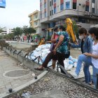 Obra. Así permanecen casi 300 metros de la Rodolfo Baquerizo. Tras las lluvias esa tierra se convierte en lodo.