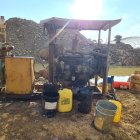 Acciones. Militares inutilizan maquinaria utilizada para minería ilegal en el cantón Camilo Ponce Enríquez de Azuay.