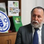 El representante de la FAO para Argentina y Uruguay, Tito Díaz, habla durante una entrevista con EFE el 6 de abril de 2022 en la sede del organismo en Montevideo (Uruguay).