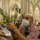 Con mucho fervor los fieles acudieron a los diferentes templos para participar de la misa de Domingo de Ramos.