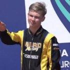 Artem Severyukhin, de 15 años, cuando hizo el gesto en el torneo Europeo.