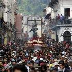 Imagen de Jesús del Gran Poder recorriendo calles del Centro Histórica.