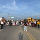 Decenas de productores de Guayas, Los Ríos y El Oro han salido a manifestarse en las vías